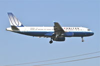 N482UA @ KORD - United Airlines Airbus A320-232, UAL669 arriving from KSNA, RWY 14R approach KORD. - by Mark Kalfas
