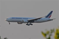 F-GUOC @ ORD - Air France Cargo BOEING 777-F28, AFR6736 arriving from Charles de Gaulle/Roissy /LFPG, RWY 27L approach KORD. - by Mark Kalfas