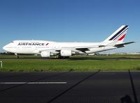 F-GITI @ LFPG - C/N 1327, on her way to runway 09R - by Alain Durand