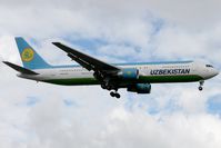 UK67002 @ LSGG - Landing in 05 - by micka2b