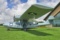 C-FNJB @ MMV - Former RCAF9815 ex Nanaimo now at Evergreen Air and Space Museum , McMinnville , Oregon , USA
painted in US Navy colors with false Serial 04982 and 44-p-4 Code - by Terry Fletcher