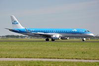 PH-EZW @ EHAM - KLM Cityhopper - by Jan Lefers