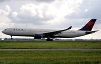 N816NW @ EHAM - DELTA - by Jan Lefers