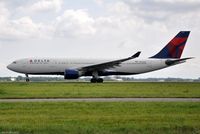N851NW @ EHAM - DELTA - by Jan Lefers