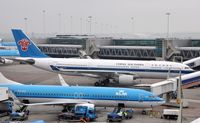 B-6135 @ EHAM - China Southern - by Jan Lefers