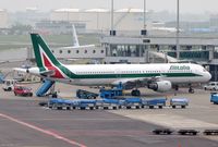 EI-IXJ @ EHAM - Alitalia - by Jan Lefers