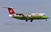 HB-IYS @ ELLX - on final RW24 - by Friedrich Becker