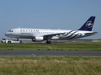 F-GFKY @ LFPG - Leased to Vietnam Airlines from 1994 until 1996, veteran Kilo-Yankee gained an appointement as a permanant Skyteam ambassador in July 2012. - by Alain Durand