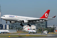 TC-JNG @ VIE - Turkish Airlines - by Chris Jilli