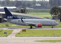 LN-RRA @ AMS - Taxi to runway 24 of Schiphol Airport for take off. - by Willem Göebel