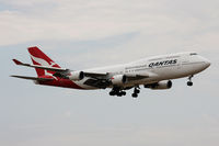 VH-OEG @ DFW - Qantas Airlines landing at DFW Airport