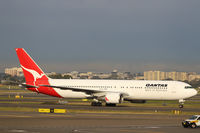 VH-OGV @ YSSY - Qantas Boeing 767 - by Thomas Ranner