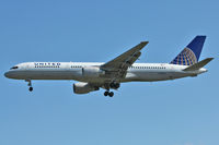 N580UA @ CYVR - United 1993 Boeing 757-222, c/n: 26698 - by Terry Fletcher