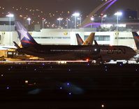 CC-BDC @ KLAX - CC-BDC long exposure - by Jonathan Ma