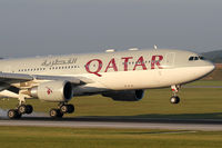 A7-AFM @ VIE - Qatar Airways - by Joker767