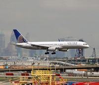 N17133 @ KEWR - A United Boeing 757 comes in low at Newark International's small cross-runway. - by Daniel L. Berek