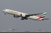 A6-ECO @ LOWW - Emirates Boeing 777 - by Thomas Ranner