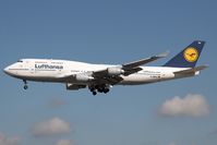 D-ABVU @ EDDF - Lufthansa 747-400