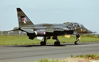 E22 @ LFQI - taxying to the flightline - by Friedrich Becker