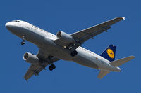 D-AIZG @ EGLL - Airbus A320-214 [4324] (Lufthansa) Home~G 09/08/2010 - by Ray Barber