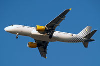 EC-JZQ @ EGLL - Airbus A320-214 [0992] (Vueling Airlines) Home~G 26/09/2009 - by Ray Barber