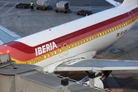 EC-IZH @ EDDL - Iberia, Airbus A320-214, CN: 2225, Name: San Pedro de Roda - by Air-Micha