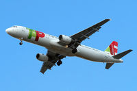 CS-TJG @ EGLL - Airbus A321-211 [1713] (TAP Air Portugal) Home~G 29/08/2009 - by Ray Barber