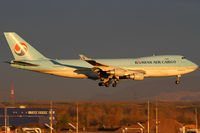 HL7462 @ VIE - Korean Air Cargo - by Joker767