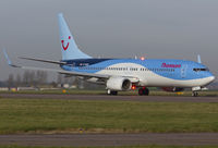 G-FDZA @ EGSH - Departing after spray into Thomson's Dreamliner livery. - by Anthony Varley