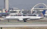 N543UA @ KLAX - Boeing 757-200 - by Mark Pasqualino