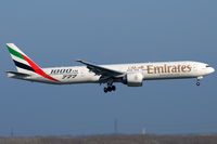 A6-EGO @ VIE - Emirates - by Chris Jilli