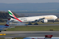 A6-EGO @ VIE - Emirates - by Chris Jilli