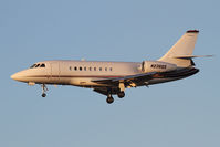 N236QS @ LAX - NetJets Aviation N236QS (FLT EJA236) from San Jose Int'l (KSJC) on short final to RWY 25L. - by Dean Heald