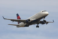 N209JQ @ DFW - Delta landing at DFW Airport