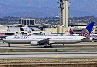 N68061 @ KLAX - N68061 United Airlines Boeing 767-424/ER / 0061 (cn 29456/868)

Los Angeles - International (LAX / KLAX)
USA - California, October 24, 2012
TDelCoro - by Tomás Del Coro