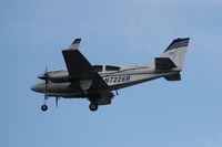N7226R @ KSRQ - Beechcraft Baron (N7226R) on approach to Sarasota-Bradenton International Airport following a flight from Barron County Airport - by Jim Donten