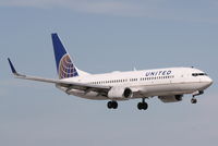 N77258 @ KSRQ - United Flight 1190 (N77258) arrives at Sarasota-Bradenton International Airport following a flight from Chicago-O'Hare International Airport - by Jim Donten