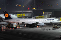 D-AIRT @ VIE - Lufthansa - by Chris Jilli