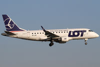 SP-LDF @ WAW - LOT - Polish Airlines - by Joker767