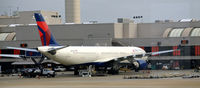 N811NW @ KATL - Atlanta - by Ronald Barker