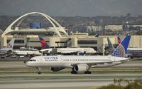 N598UA @ KLAX - Taxiing to gate - by Todd Royer