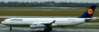 D-AIGS @ EDDL - Lufthansa, seen here on the taxiway for departure at Düsseldorf Int´l (EDDL) - by A. Gendorf