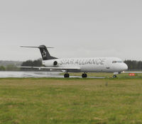 D-AFKF @ EGPH - “Lufthansa 7JV” arrives at a rain soaked EDI From DUS - by Mike stanners