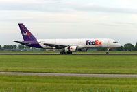 N918FD @ EHAM - FedEx-Federal Express Boeing B757-232A(F) landing in EHAM/AMS - by Janos Palvoelgyi
