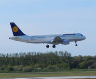 D-AIZJ @ EGPH - “Lufthansa 1TV” landing on runway 06 from FRA - by Mike stanners