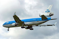 PH-KCB @ EHAM - KLM Royal Dutch Airlines McDonnell Douglas MD-11 final approach - by Janos Palvoelgyi