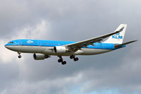 PH-AOH @ EHAM - KLM Royal Dutch Airlines Airbus A330-203 final approach - by Janos Palvoelgyi