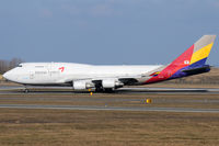 HL7413 @ VIE - Asiana Airlines Cargo - by Chris Jilli