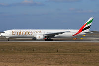 A6-EGJ @ VIE - Emirates - by Chris Jilli