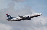 N425US @ KFLL - Boeing 737-400 - by Mark Pasqualino